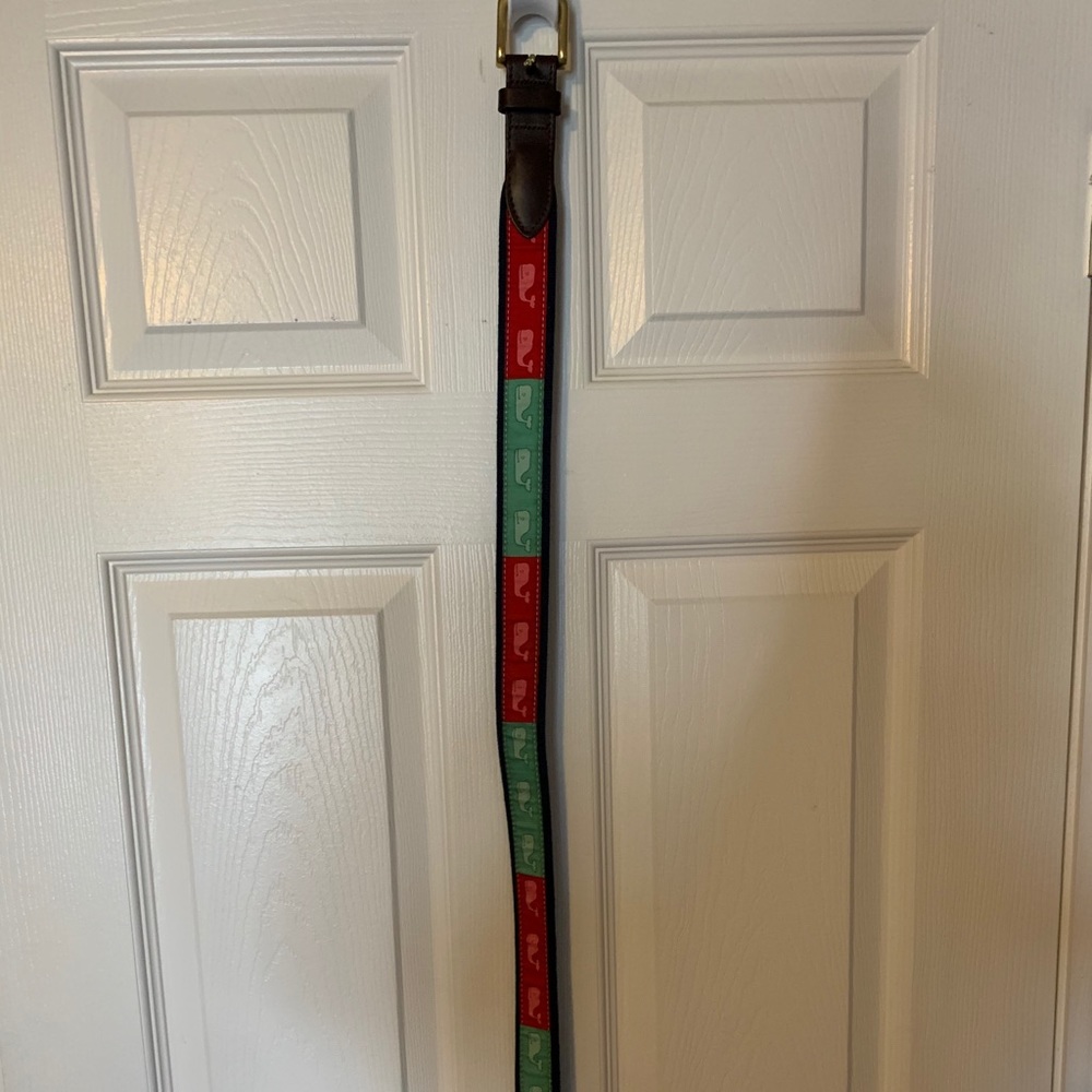 Vineyard vines belt